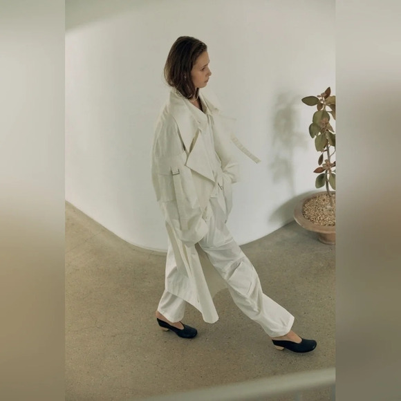 Low Classic 20SS SLEEVE POCKET TRENCH COAT -  WHITE - Picture 9 of 16